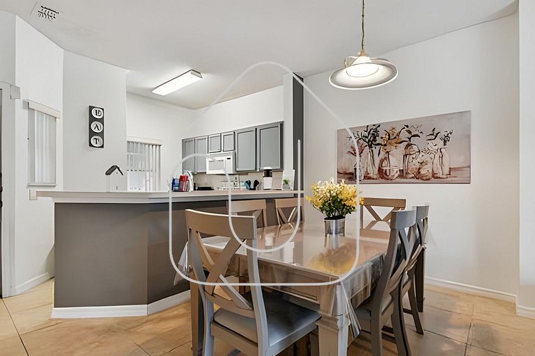 Lovely And Charming Home Near Disney 3BD/2.5BA