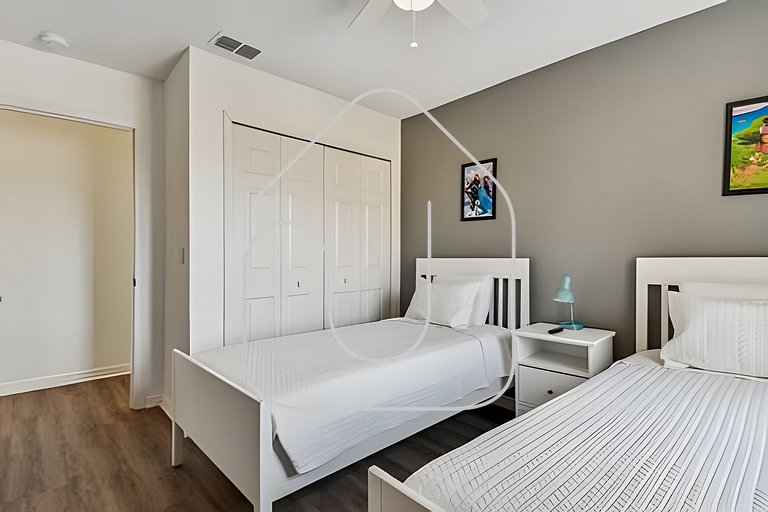 Lovely And Charming Home Near Disney 3BD/2.5BA