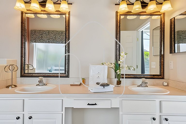 4BD/3BA Spacious& Elegant w/Pool