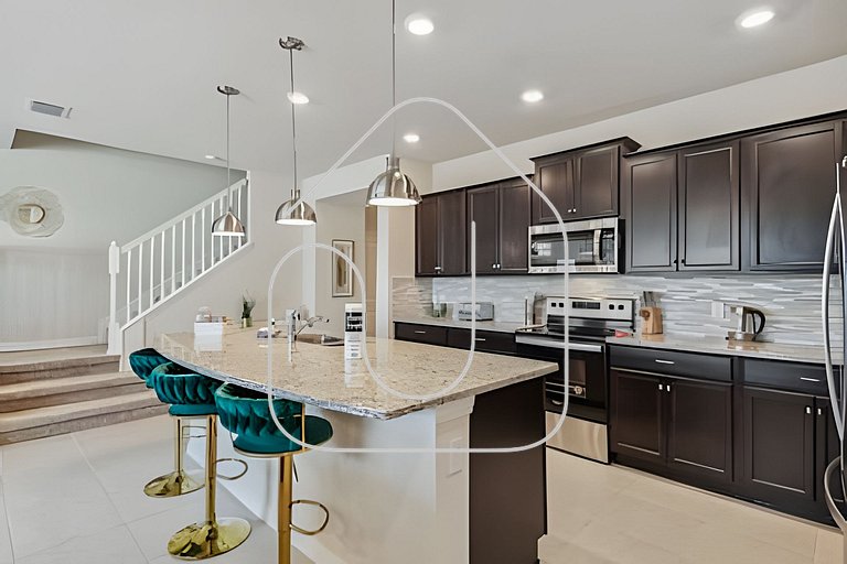 New 5BR Townhome | Windsor Island + Pool