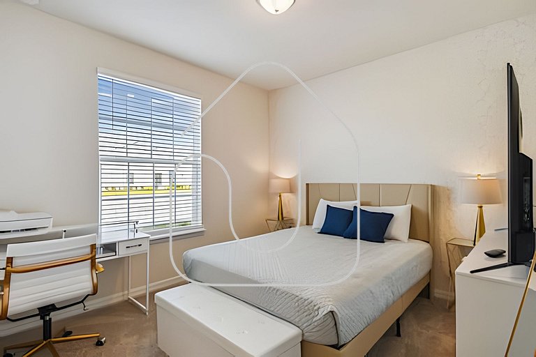 New 5BR Townhome | Windsor Island + Pool