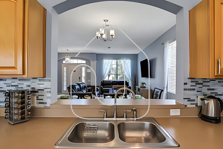 Family 6BR Villa w/ Marvel Game Room & Pool