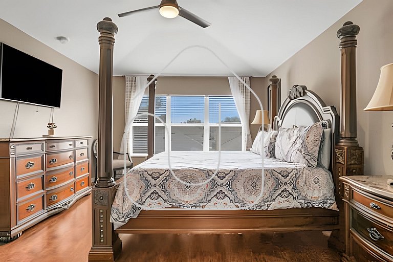 Family 6BR Villa w/ Marvel Game Room & Pool