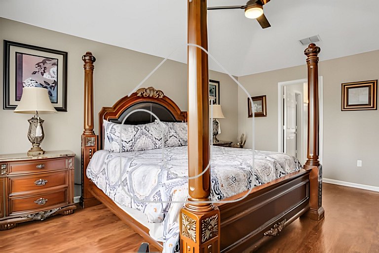 Family 6BR Villa w/ Marvel Game Room & Pool