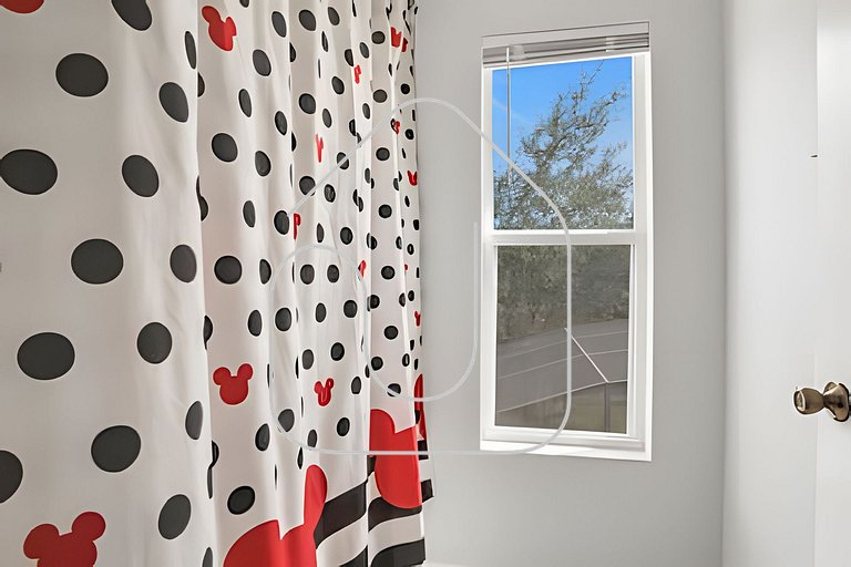 Family 6BR Villa w/ Marvel Game Room & Pool