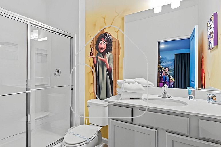 Luxurious 9BR Paradiso | Pool, Cinema & Game Room