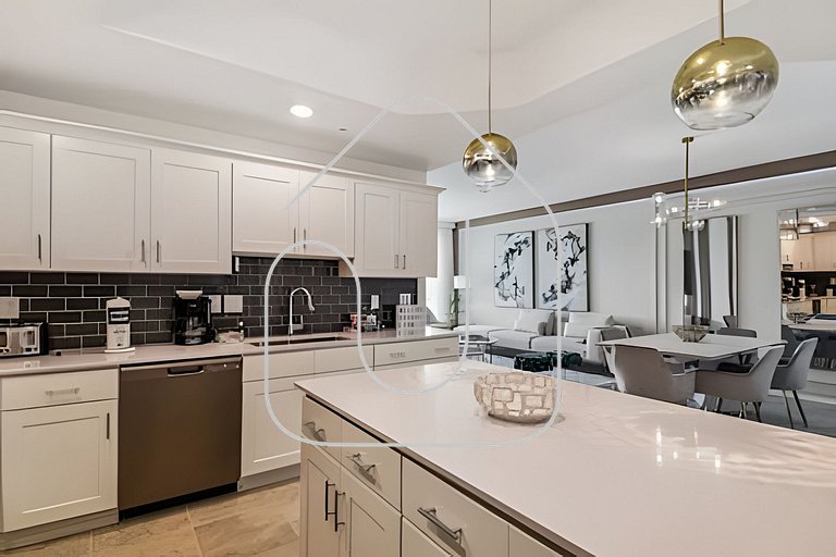 Luxury 3BR Condo | Storey Lake Resort