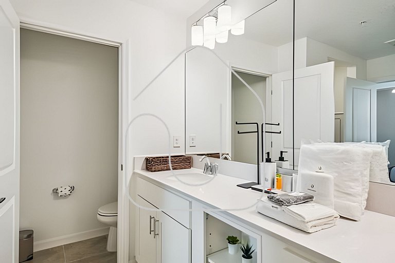 Luxury 3BR Condo | Storey Lake Resort