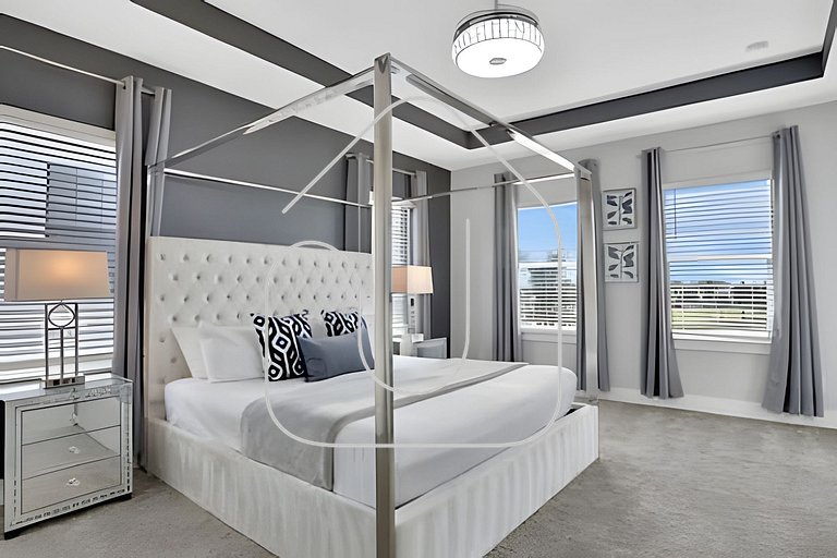 Reunion Luxury Villa w/ Lake View & Game Room