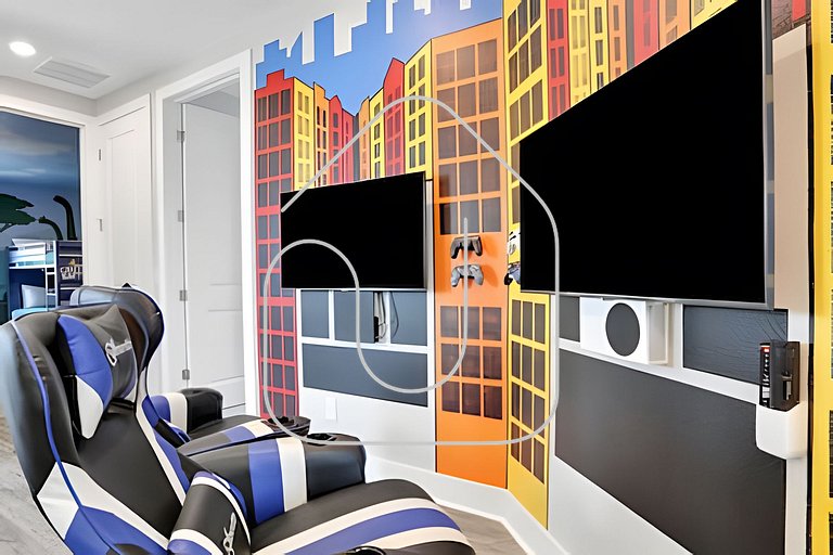 Reunion Luxury Villa w/ Lake View & Game Room