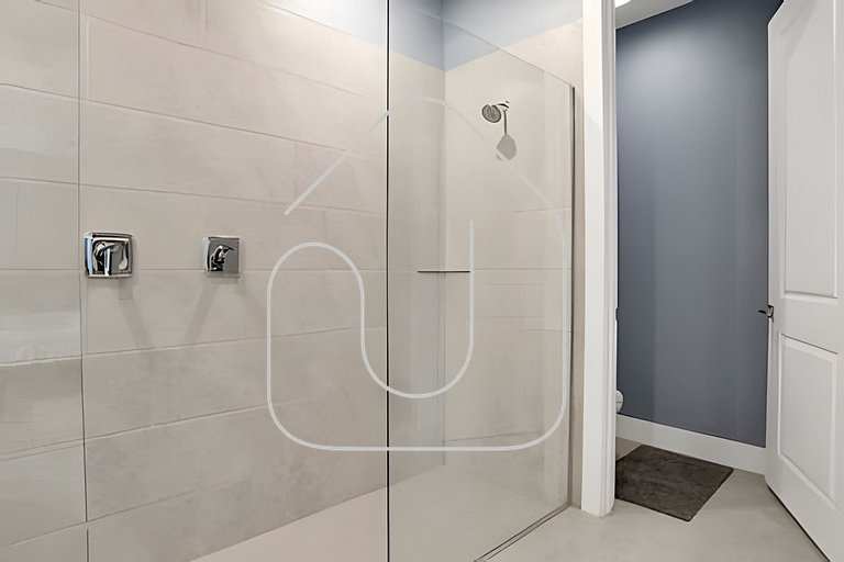 Reunion Luxury Villa w/ Lake View & Game Room