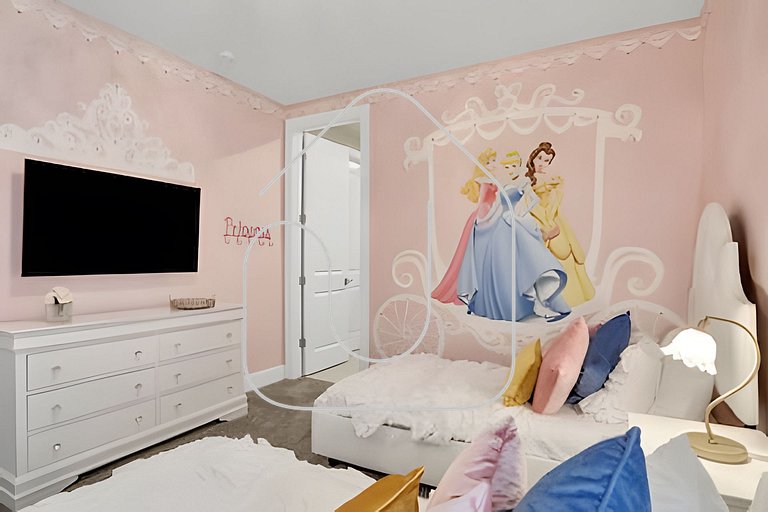 Reunion Luxury Villa w/ Lake View & Game Room