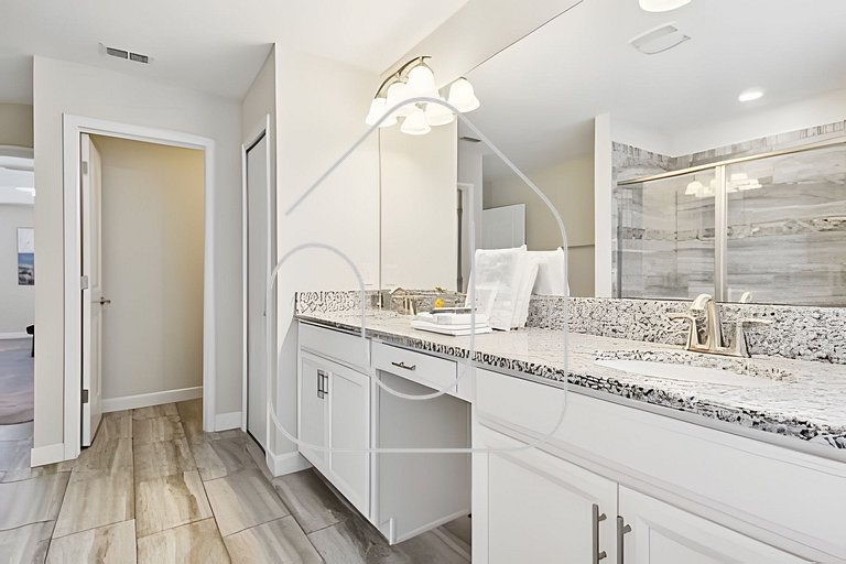 6BR Storey Lake Home, Private Pool