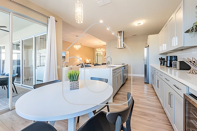 Windsor Hills 4BR Pool Home + Mario Game Room