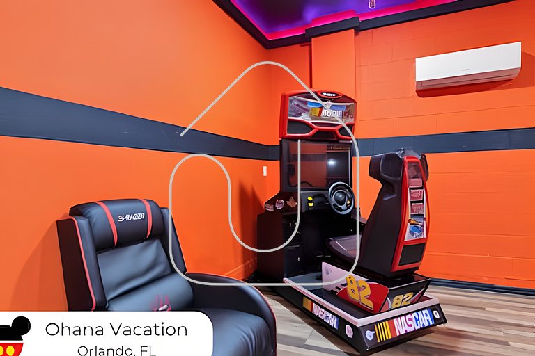 Luxury 8BR Villa w/ Pool & Spa Near Disney