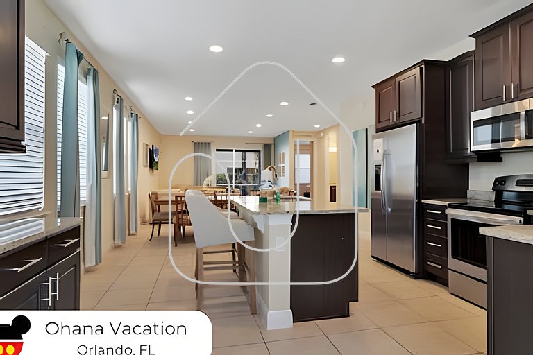 Luxury 8BR Villa w/ Pool & Spa Near Disney