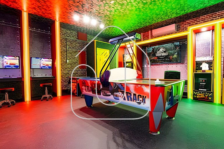 6BD/4BA Windsor Luxury Villa | Game Room & Pool