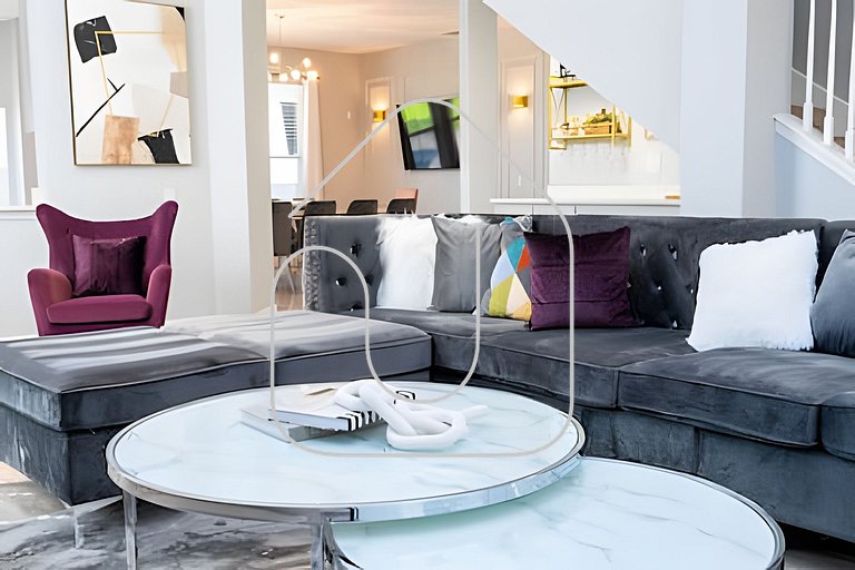 6BD/4BA Windsor Luxury Villa | Game Room & Pool