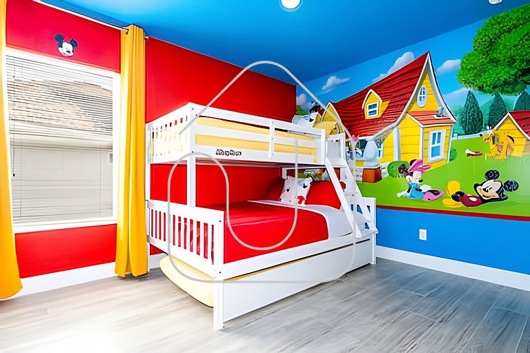 6BD/4BA Windsor Luxury Villa | Game Room & Pool