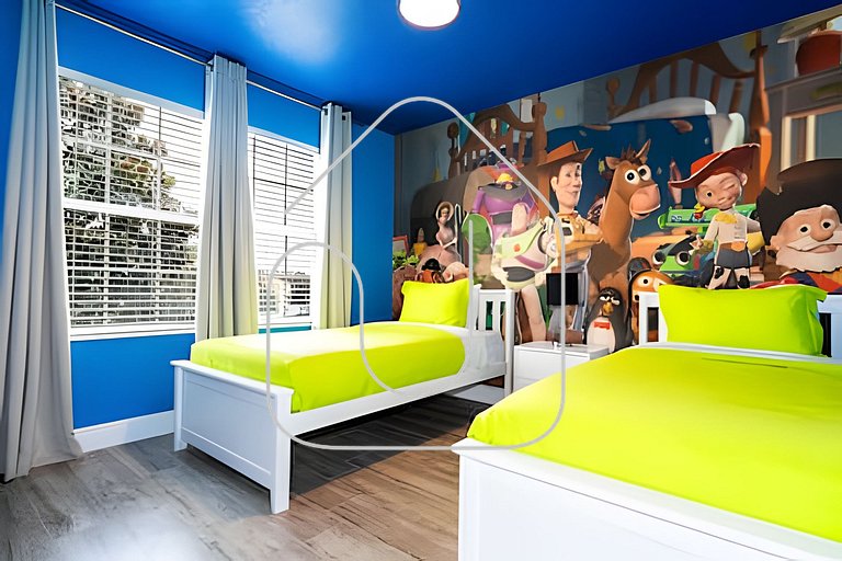 6BD/4BA Windsor Luxury Villa | Game Room & Pool