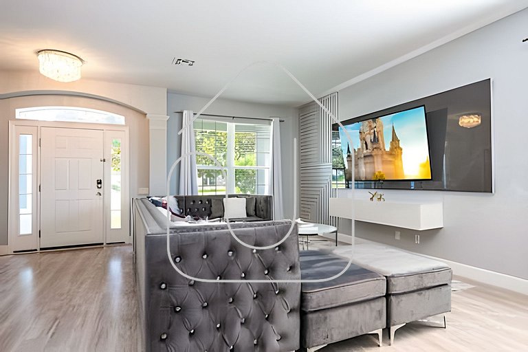 6BD/4BA Windsor Luxury Villa | Game Room & Pool