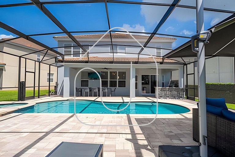 6BD/4BA Windsor Luxury Villa | Game Room & Pool