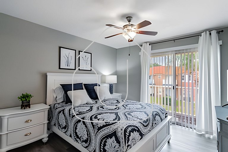 3BR Lake Berkley Townhome, Balcony