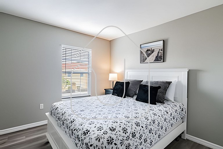 3BR Lake Berkley Townhome, Balcony