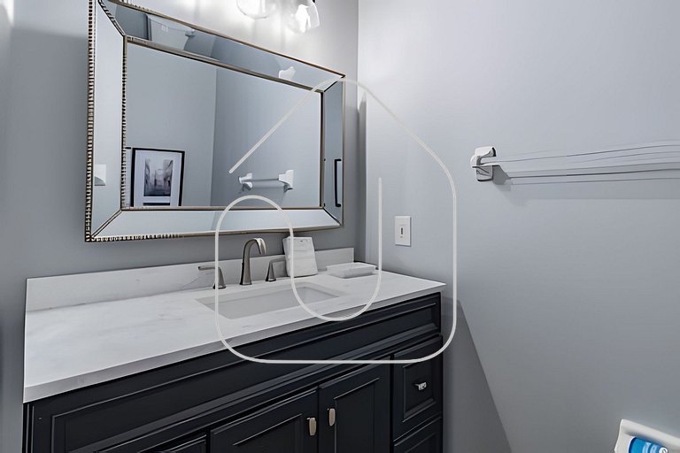 Lake Berkley 3BR Retreat – Pool & Fast WiFi