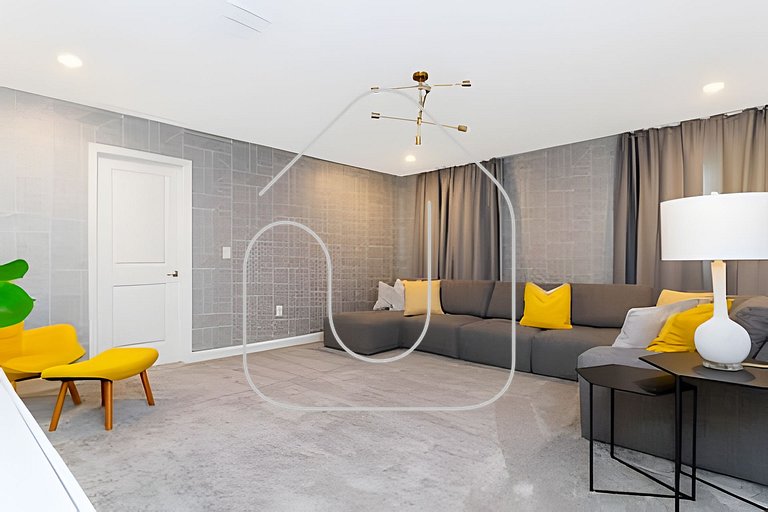 Luxury 6BD/5.5BA Brand new home Game Room