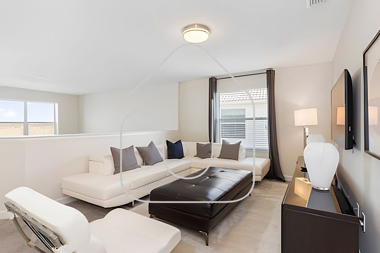 Resort Villa with Heated Pool and Ping Pong Table