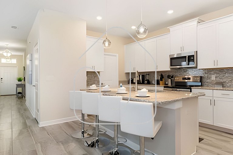 Resort Villa with Heated Pool and Ping Pong Table