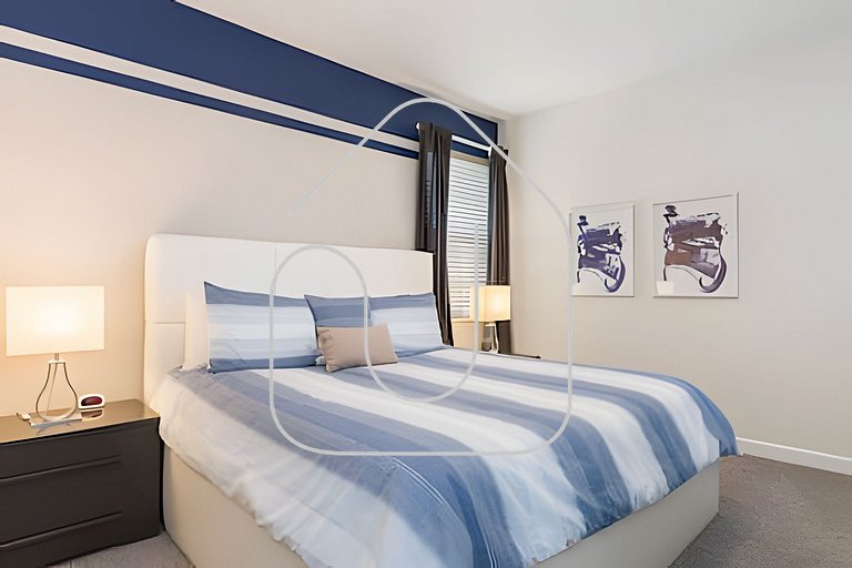 Resort Villa with Heated Pool and Ping Pong Table