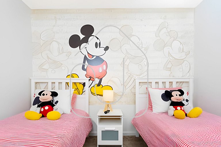 Casa 4Q Disney c/ Piscina e Quartos Temáticos