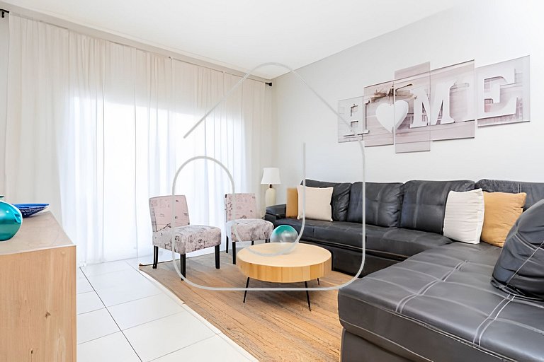 Disney 4BR Home + Pool & Themed Bedrooms