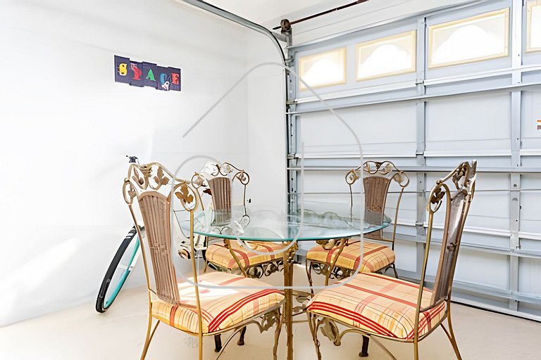 Disney 4BR Home + Pool & Themed Bedrooms