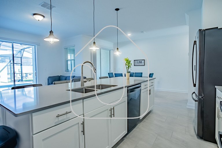 Luxury Townhouse w/Priv. Pool Near Disney