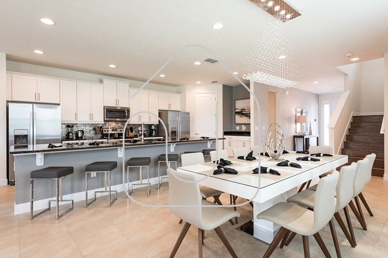 Casa 9Q c/ Piscina e Game Room — Perto da Disney