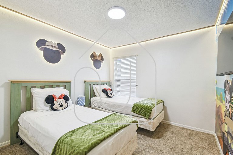 Home w/ Private Pool & Game Room - Near Disney!