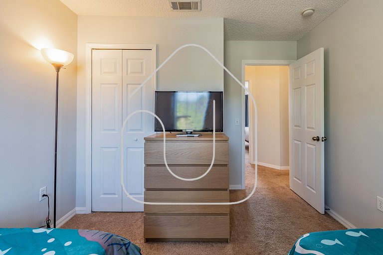 Charming 3BD/2.5BA * Jacuzzi + Lake View