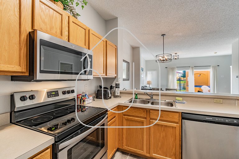 Charming 3BD/2.5BA * Jacuzzi + Lake View