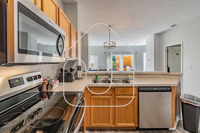 Charming 3BD/2.5BA * Jacuzzi + Lake View