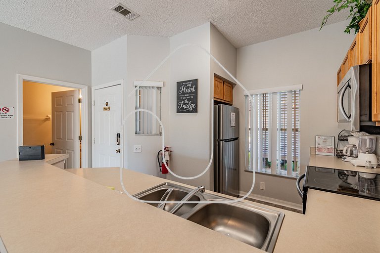 Charming 3BD/2.5BA * Jacuzzi + Lake View