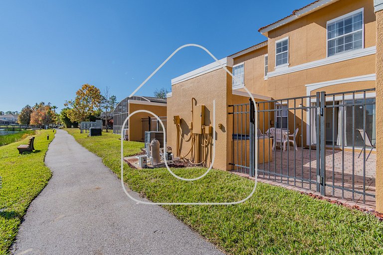 Charming 3BD/2.5BA * Jacuzzi + Lake View