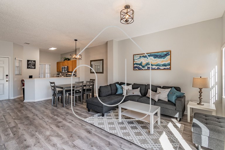 Charming 3BD/2.5BA * Jacuzzi + Lake View