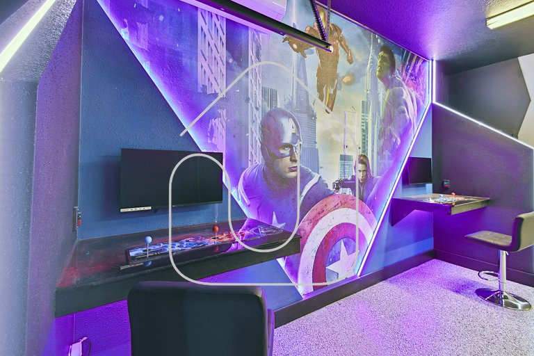 5 BD En-suites, Game Room, Pool, Sleeps 14, Disney