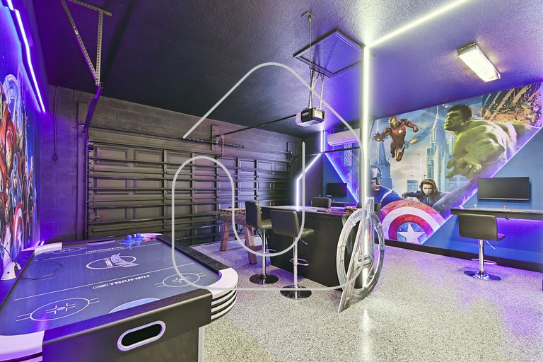 5 Suítes, Game Room, Piscina Privativa, Dormem 14