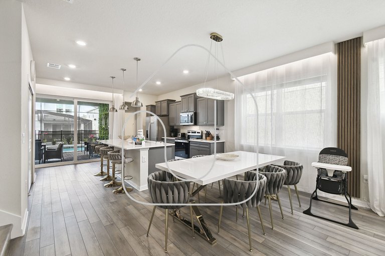 5 BD En-suites, Game Room, Pool, Sleeps 14, Disney