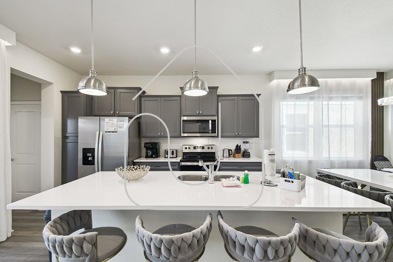 5 BD En-suites, Game Room, Pool, Sleeps 14, Disney