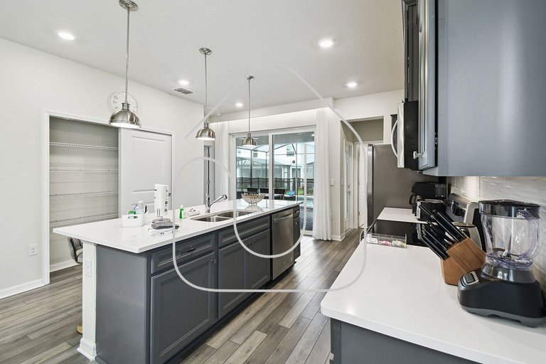 5 BD En-suites, Game Room, Pool, Sleeps 14, Disney